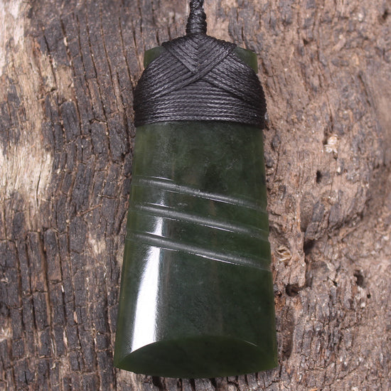 Kawakawa Pounamu Toki 