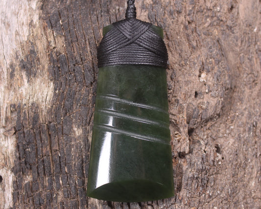 Kawakawa Pounamu Toki 