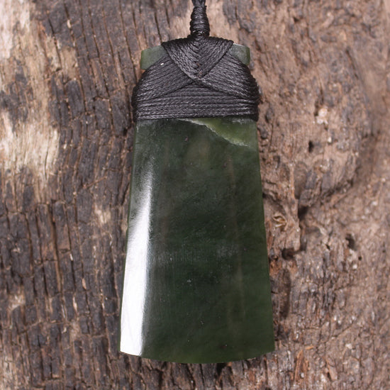 Kawakawa Pounamu Toki 