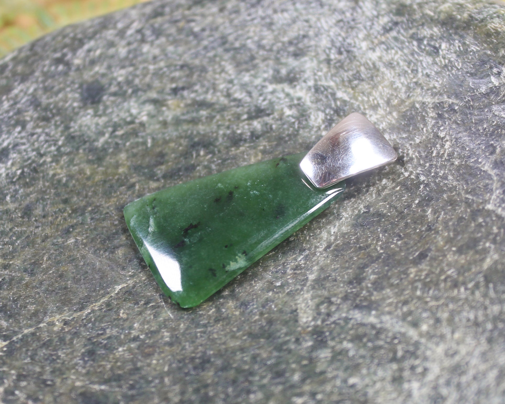 Rimu Pounamu pendant set in Sterling Silver - NZ Greenstone