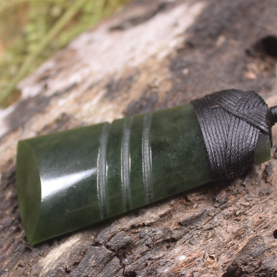 Kawakawa Pounamu Toki 