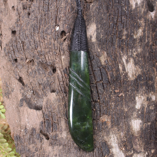 Kawakawa Pounamu Roimata Pendant - NZ Greenstone