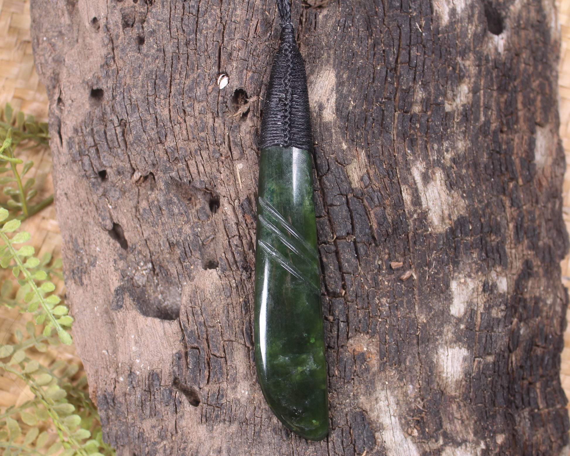 Kawakawa Pounamu Roimata Pendant - NZ Greenstone