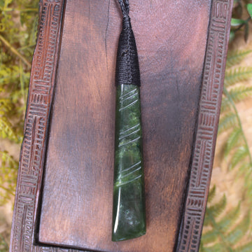 Kawakawa Pounamu Toki