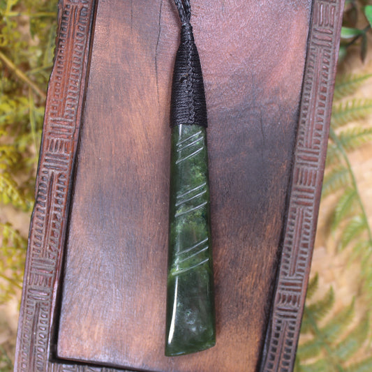 Kawakawa Pounamu Toki
