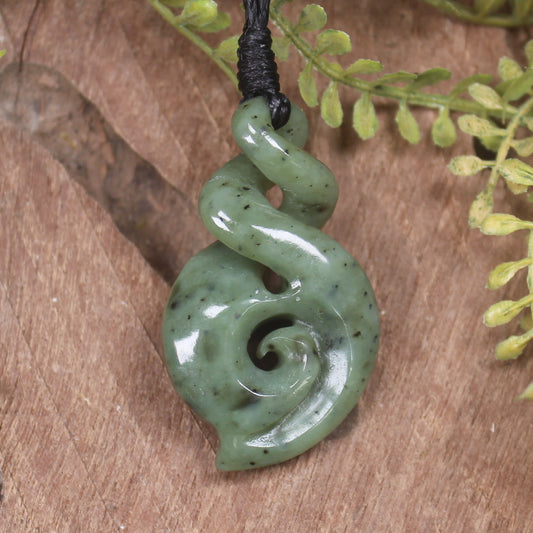 Twist or Pikorua carved from Hapopo Pounamu - NZ Greenstone