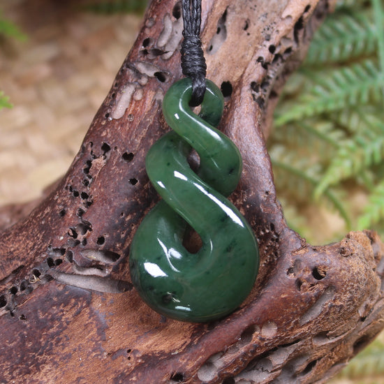 Twist carved from Kawakawa Pounamu - NZ Greenstone