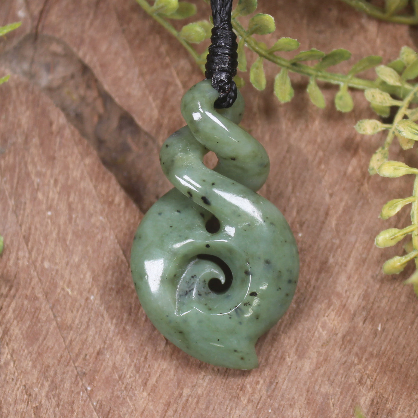 Twist or Pikorua carved from Hapopo Pounamu - NZ Greenstone