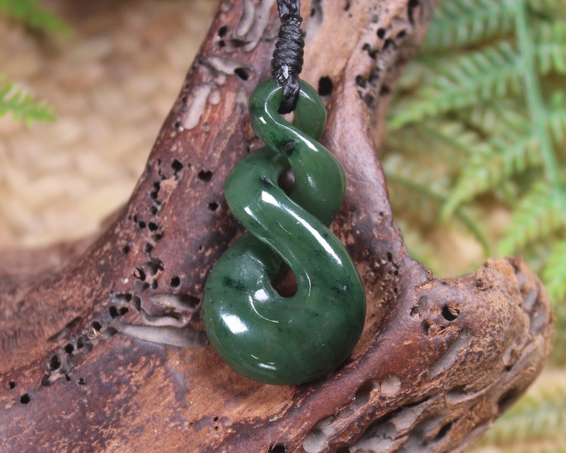 Twist carved from Kawakawa Pounamu - NZ Greenstone