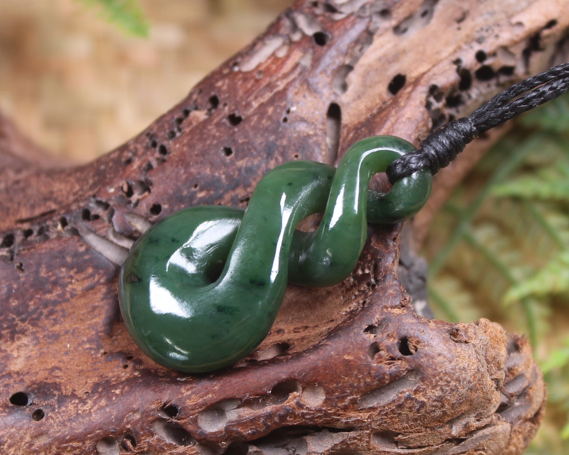 Twist carved from Kawakawa Pounamu - NZ Greenstone