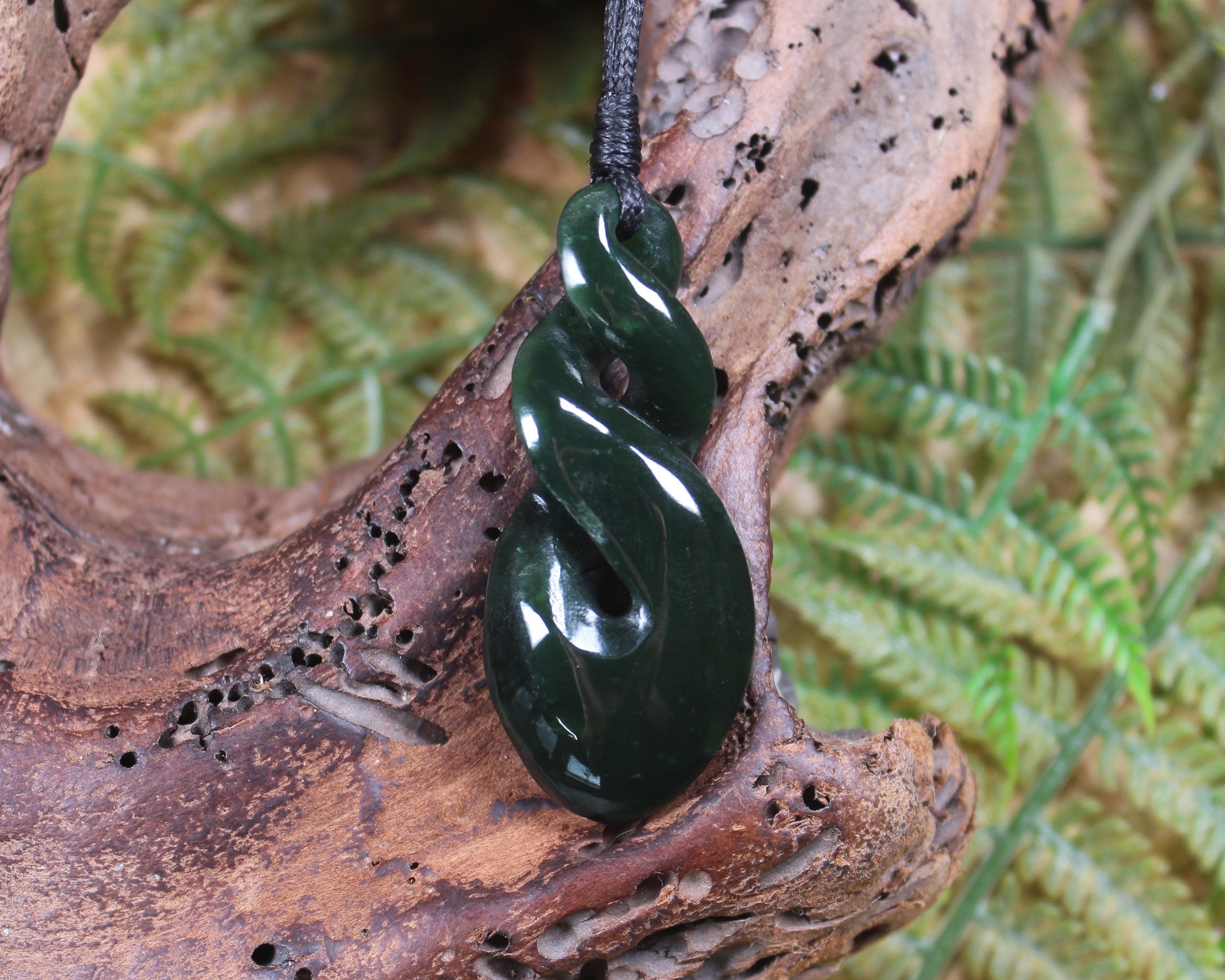 Twist carved from Kawakawa Pounamu - NZ Greenstone