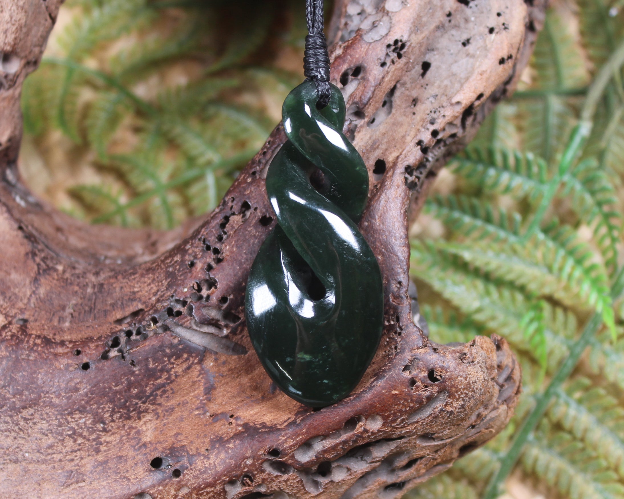 Twist carved from Kawakawa Pounamu - NZ Greenstone