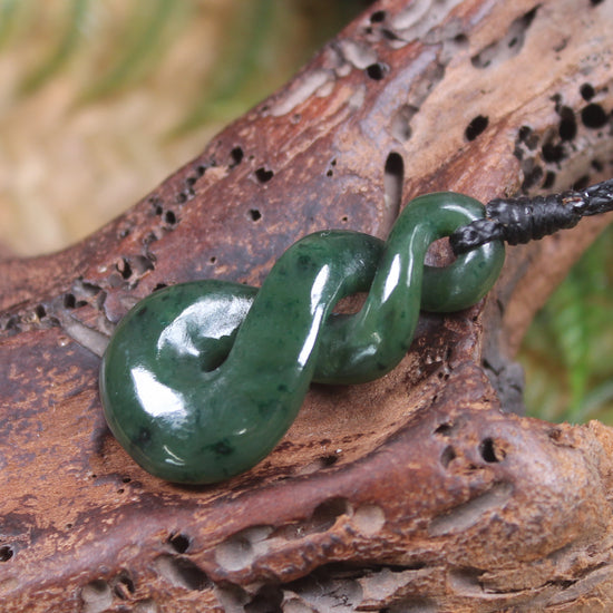 Twist carved from Kawakawa Pounamu - NZ Greenstone