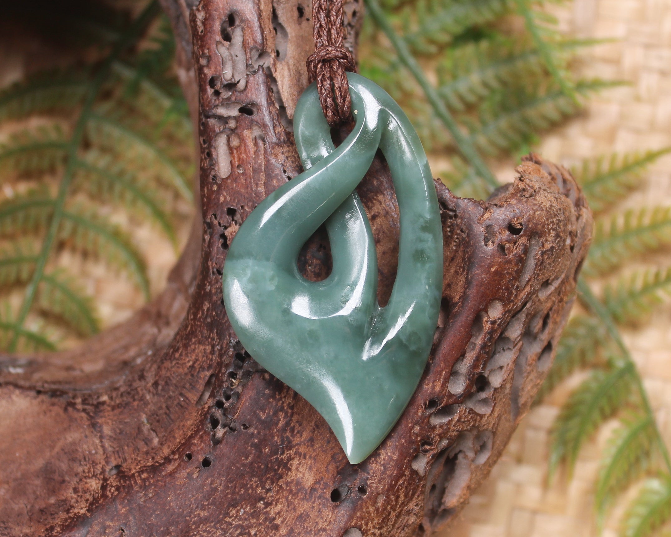 Twist or Pikorua carved from Inanga Pounamu - NZ Greenstone