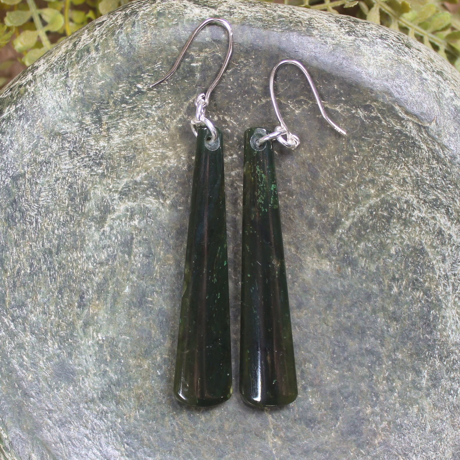 Roimata or Teardrop earrings carved from Kawakawa Pounamu - NZ Greenstone