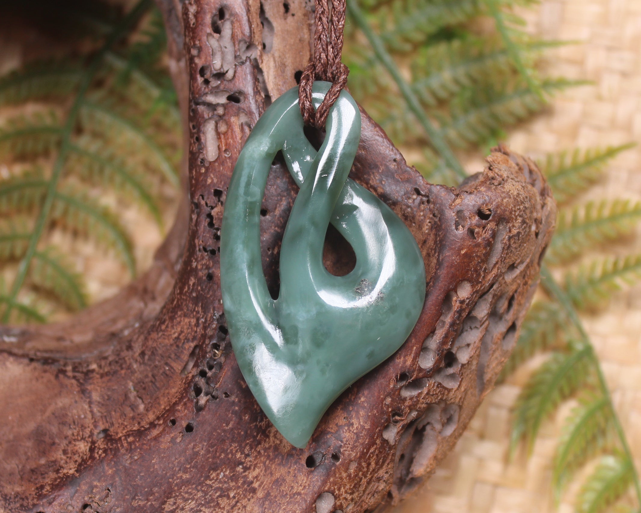 Twist or Pikorua carved from Inanga Pounamu - NZ Greenstone