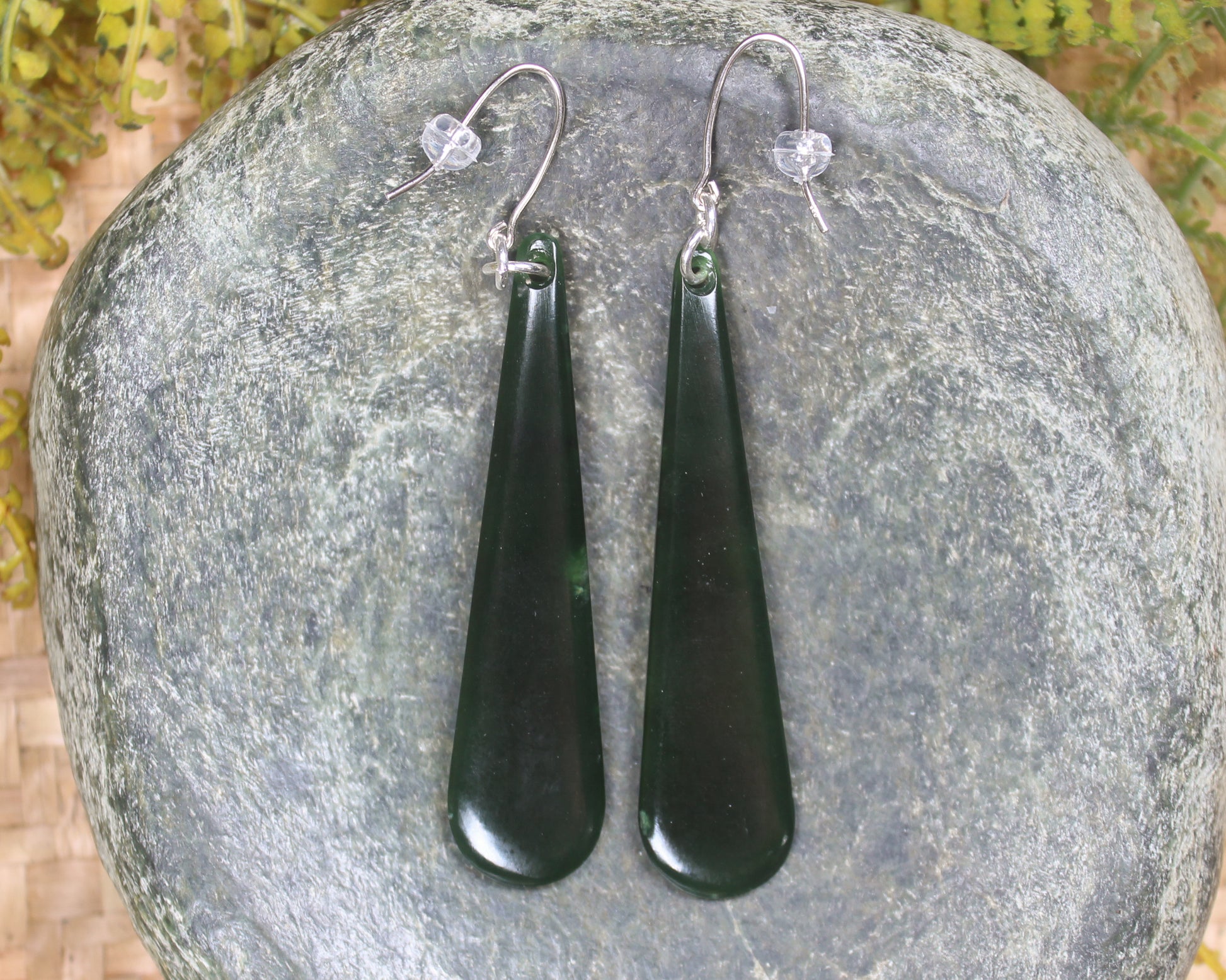 Roimata or Teardrop earrings carved from Kawakawa Pounamu - NZ Greenstone