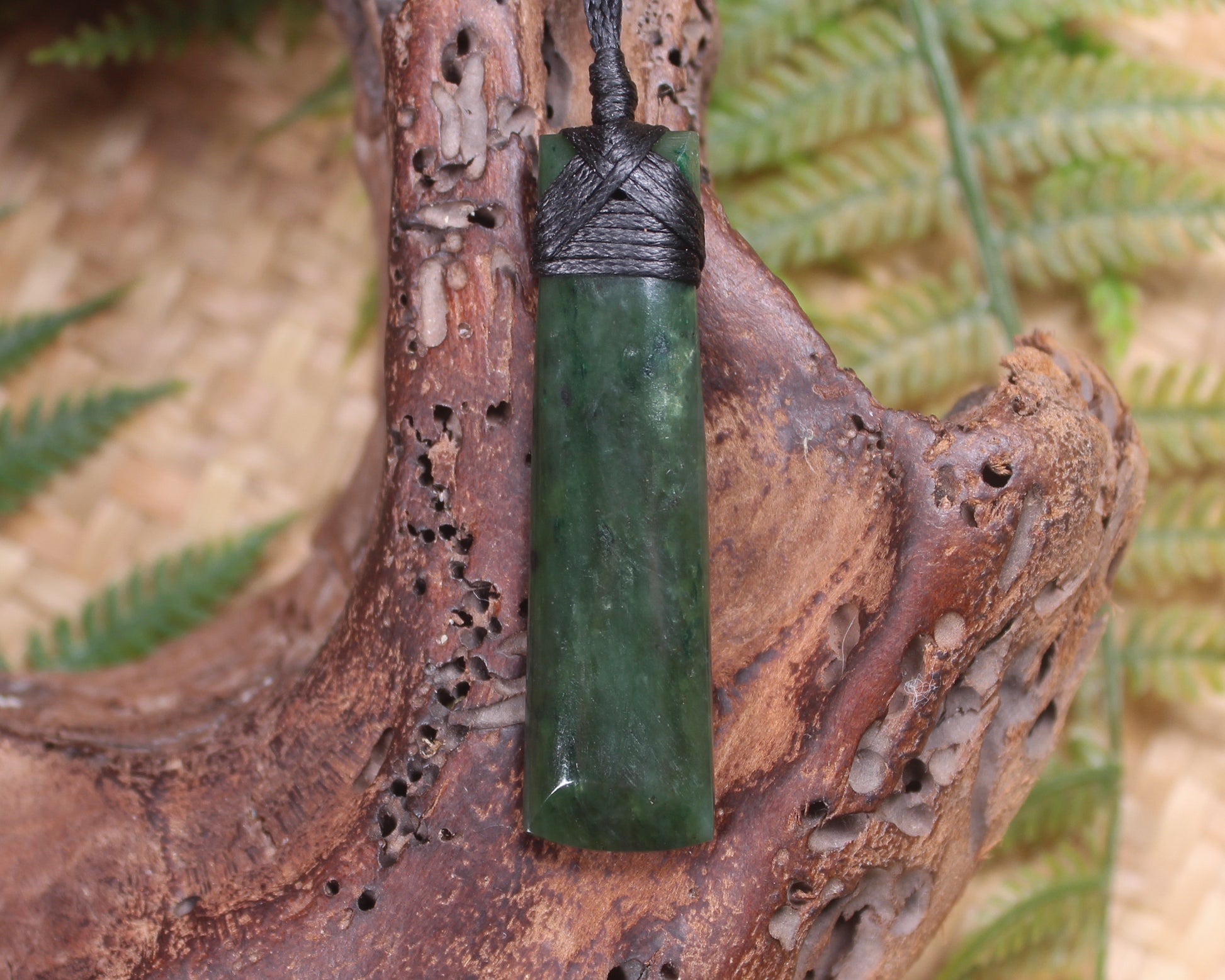 Kawakawa Pounamu Toki