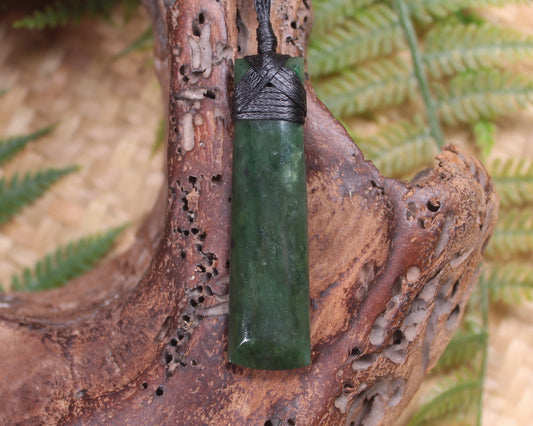 Kawakawa Pounamu Toki