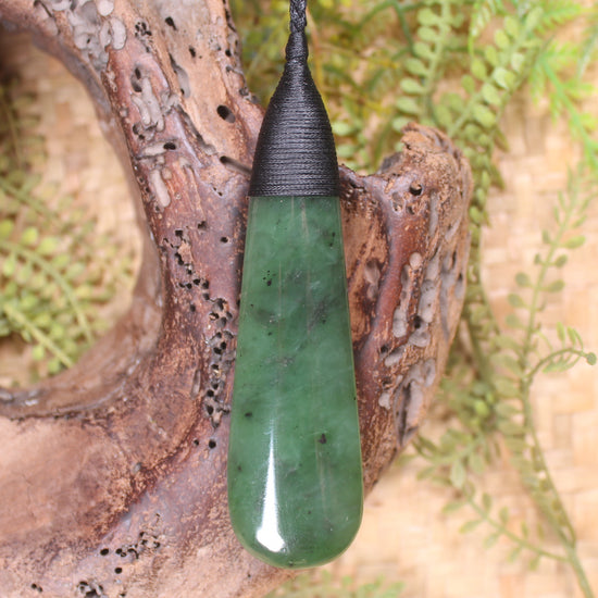 Roimata Teardrop carved from Hapopo Pounamu - NZ Greenstone