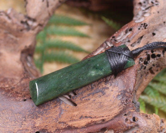 Kawakawa Pounamu Toki