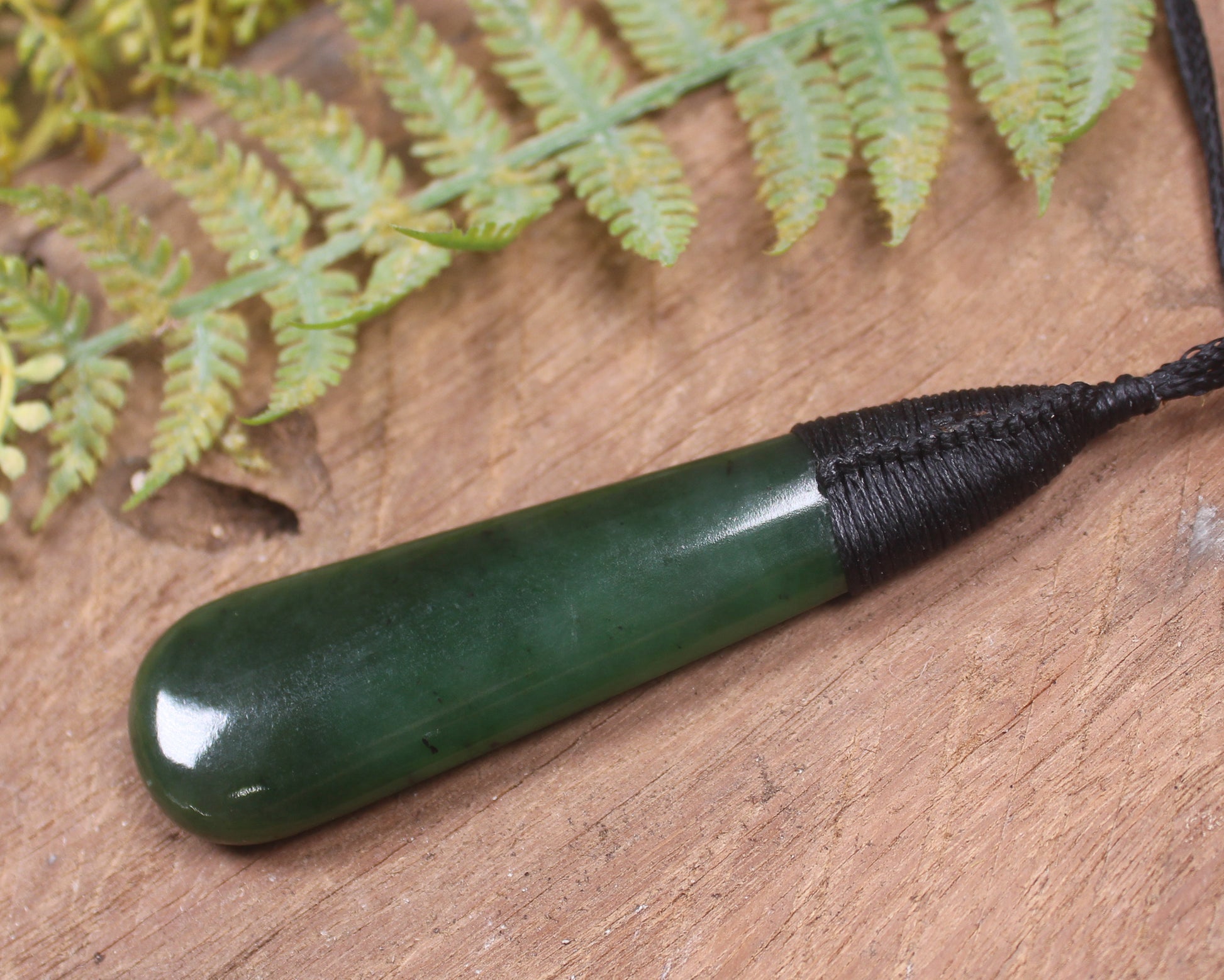 Kawakawa Pounamu Roimata Pendant - NZ Greenstone