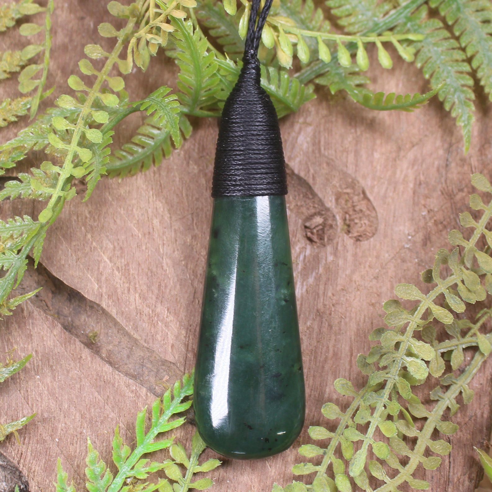 Kawakawa Pounamu Roimata Pendant - NZ Greenstone