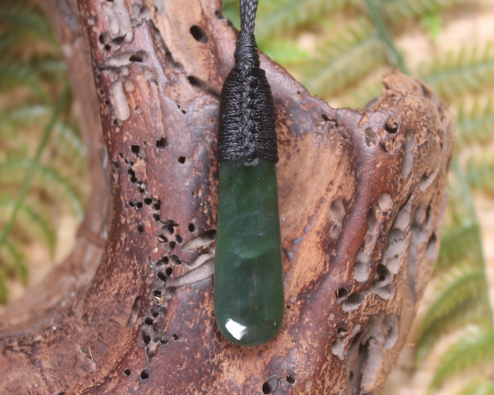 Kawakawa Pounamu Roimata Pendant - NZ Greenstone