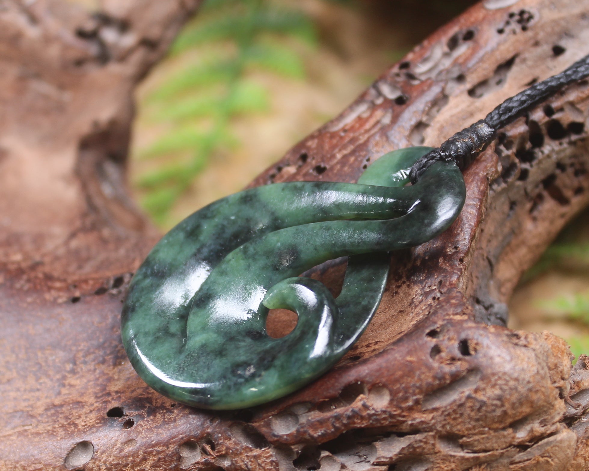 NZ Greenstone Medium Koru Twist Pendant (BB738) Inanga Pounamu