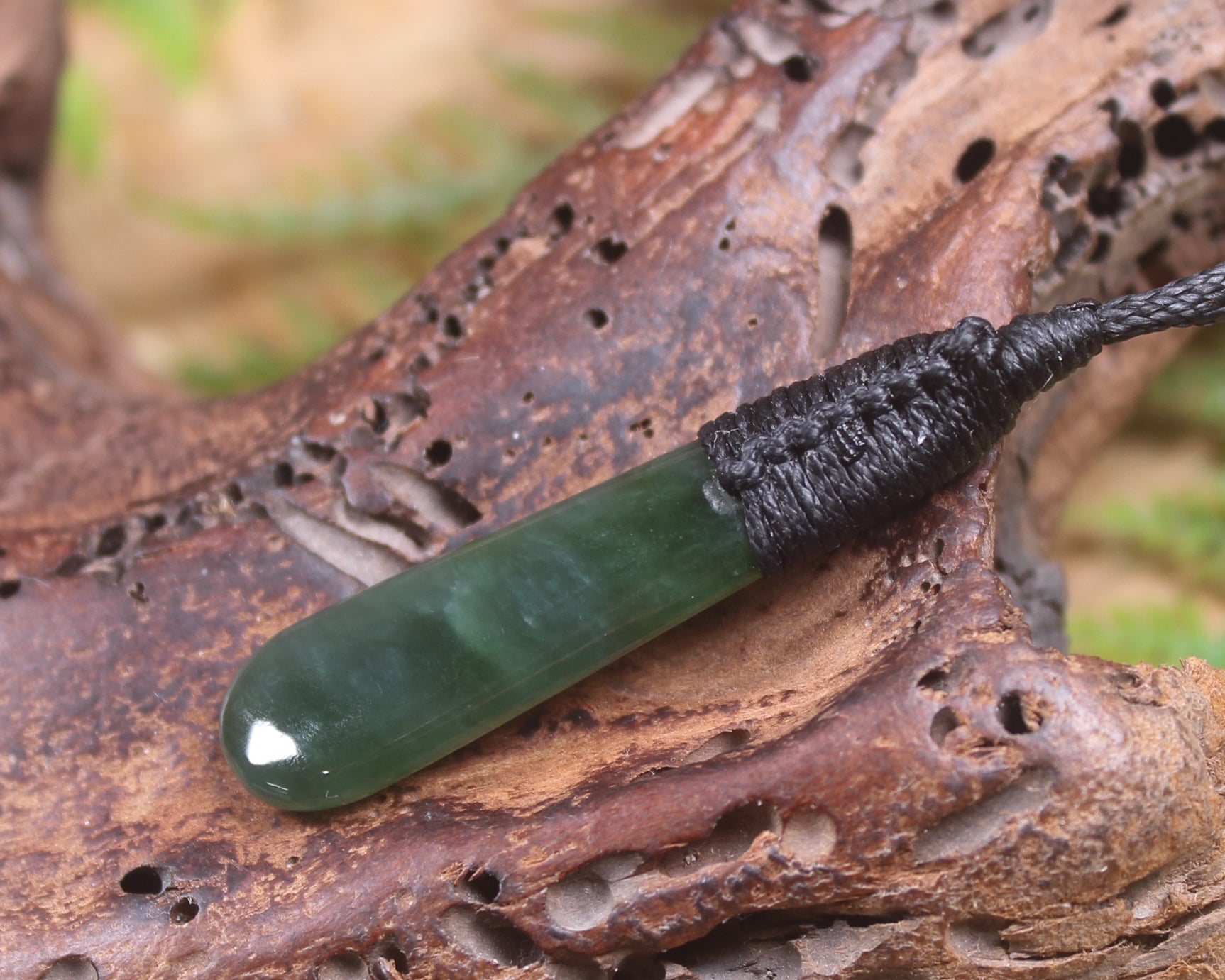 Kawakawa Pounamu Roimata Pendant - NZ Greenstone