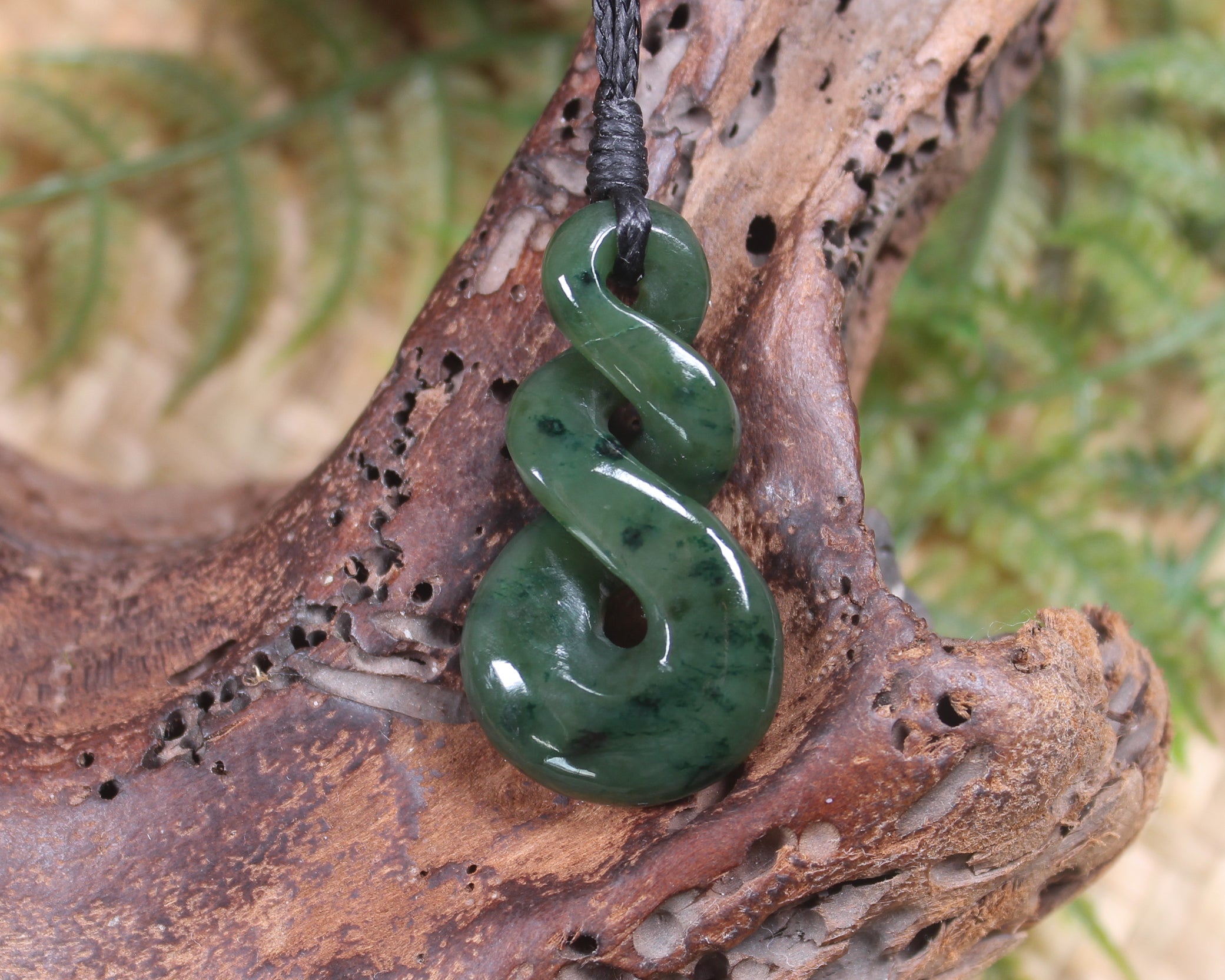 Twist carved from Kawakawa Pounamu - NZ Greenstone