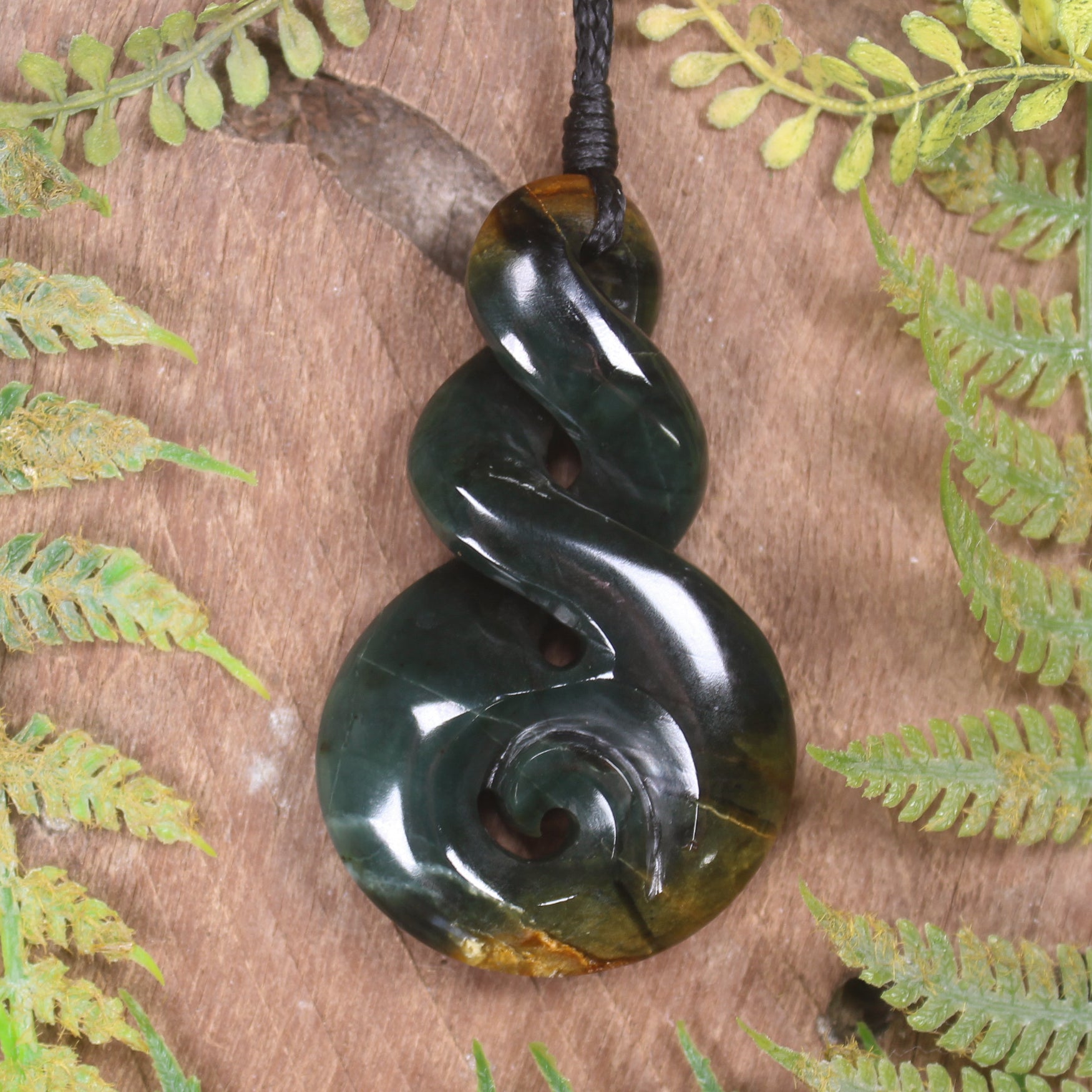 Twist or Pikorua carved from Flower Jade Pounamu - NZ Greenstone