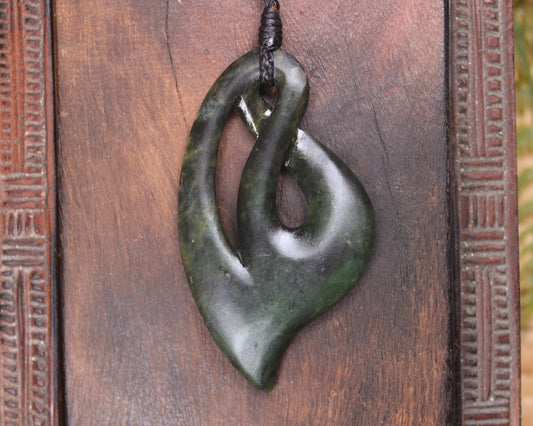 NZ Greenstone Medium Twist Pendant (BC974) Rimu Pounamu
