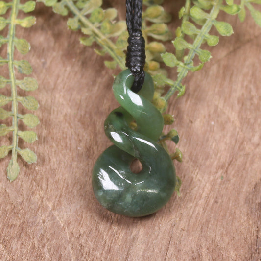 Twist or Pikorua carved from Hapopo Pounamu - NZ Greenstone