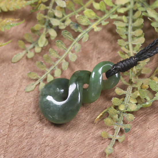 Twist or Pikorua carved from Hapopo Pounamu - NZ Greenstone