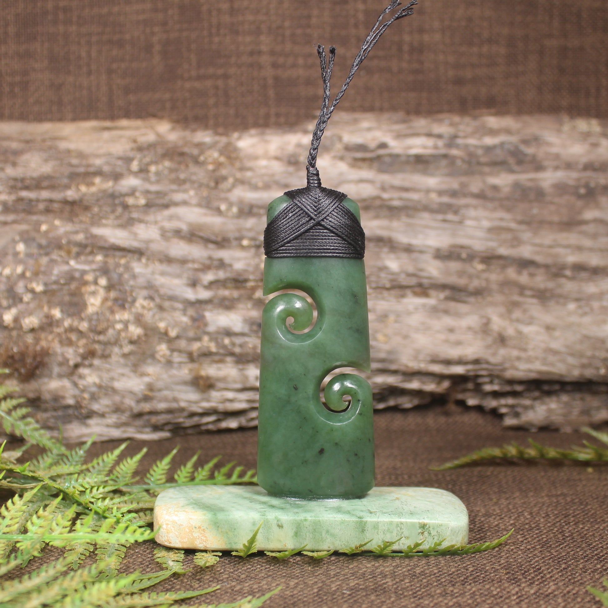 Toki with Koru sculpture carved from Hapopo Pounamu - NZ Greenstone