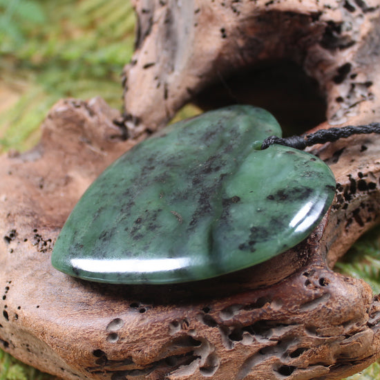 Hapopo Pounamu Heart Pendant - NZ Greenstone
