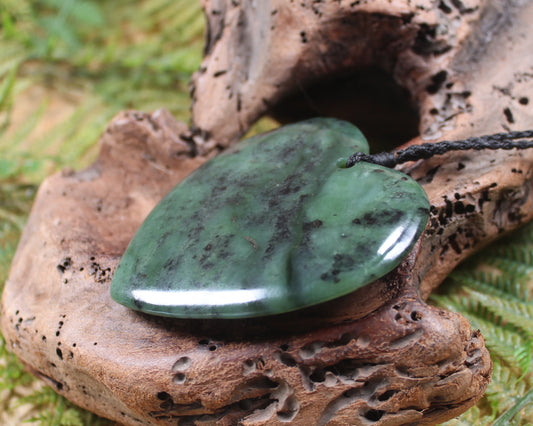 Hapopo Pounamu Heart Pendant - NZ Greenstone