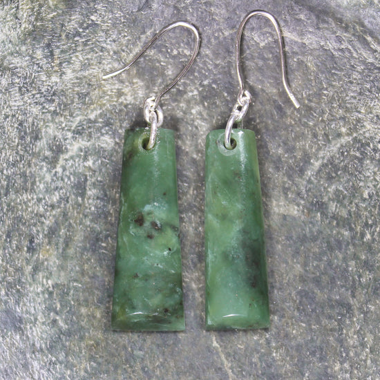 Toki Earrings carved from Hapopo Pounamu - NZ Greenstone