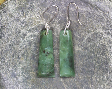 Toki Earrings carved from Hapopo Pounamu - NZ Greenstone
