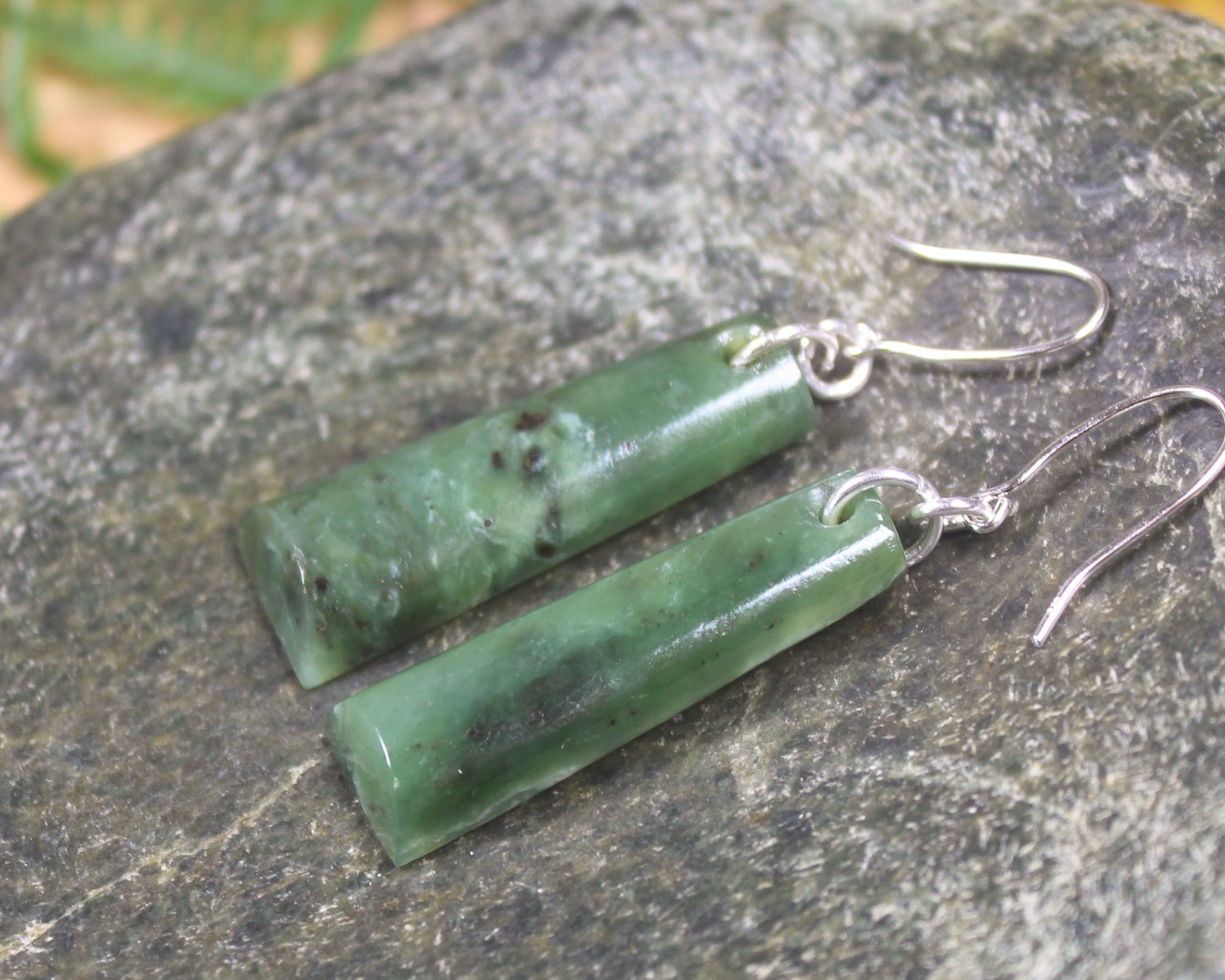 Toki Earrings carved from Hapopo Pounamu - NZ Greenstone