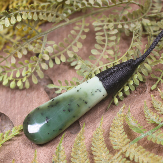 Roimata or Teardop carved from Hapopo Pounamu - NZ Greenstone