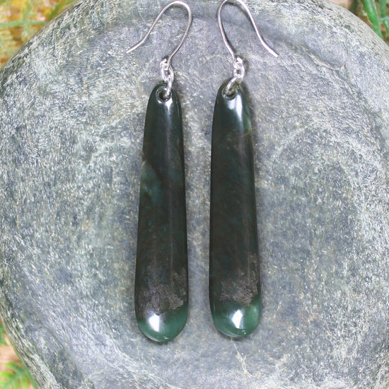 Roimata or Teardrop earrings carved from Kawakawa Pounamu - NZ Greenstone