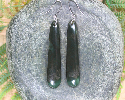 Roimata or Teardrop earrings carved from Kawakawa Pounamu - NZ Greenstone
