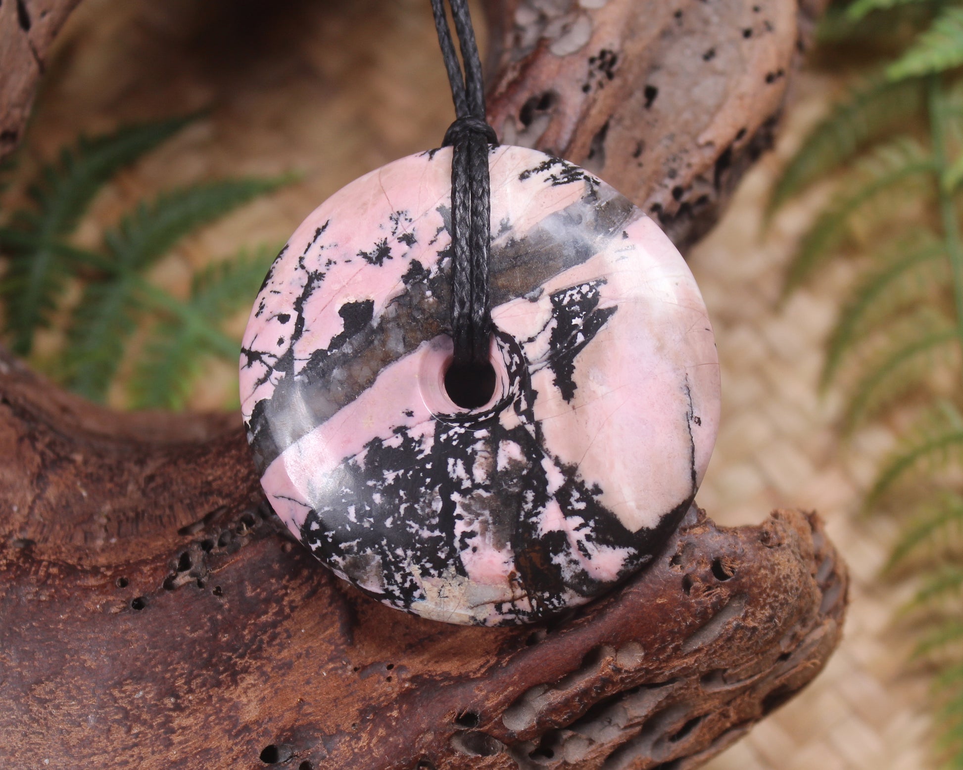 Rhodonite Porowhita