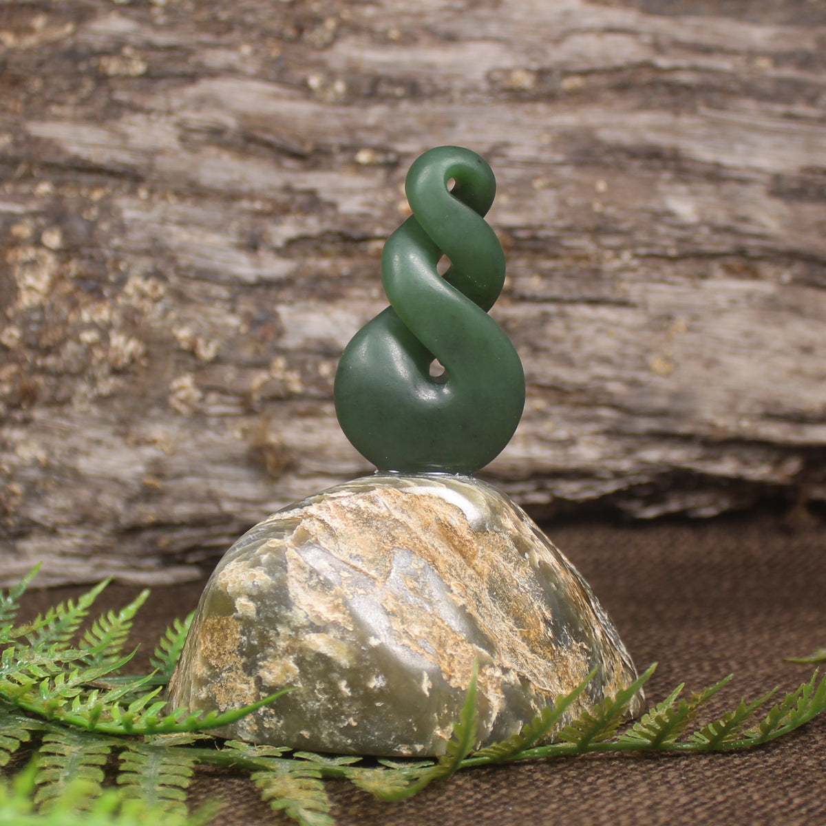 Twist Sculpture carved from Hapopo Pounamu - NZ Greenstone