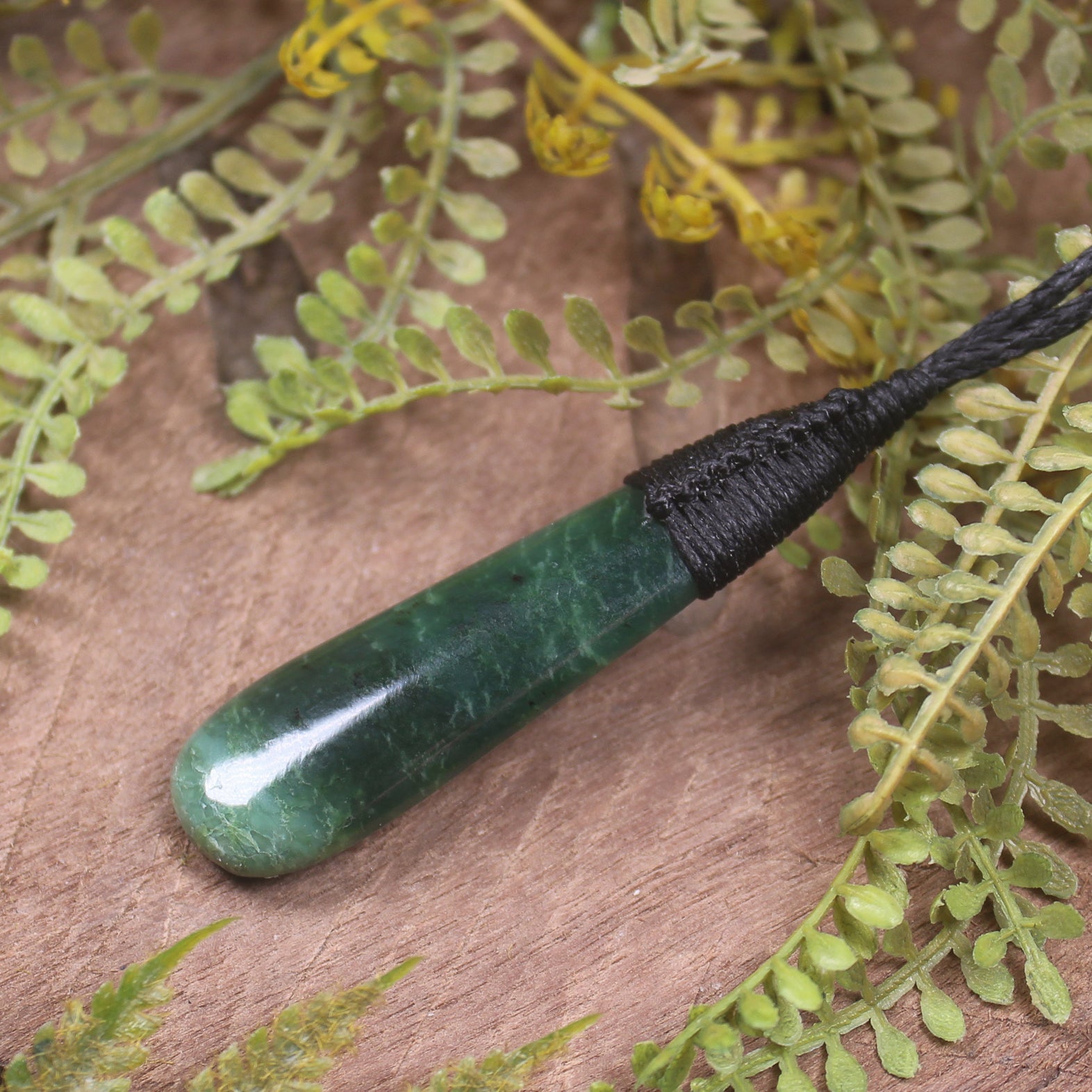 Kawakawa Pounamu Roimata Pendant - NZ Greenstone