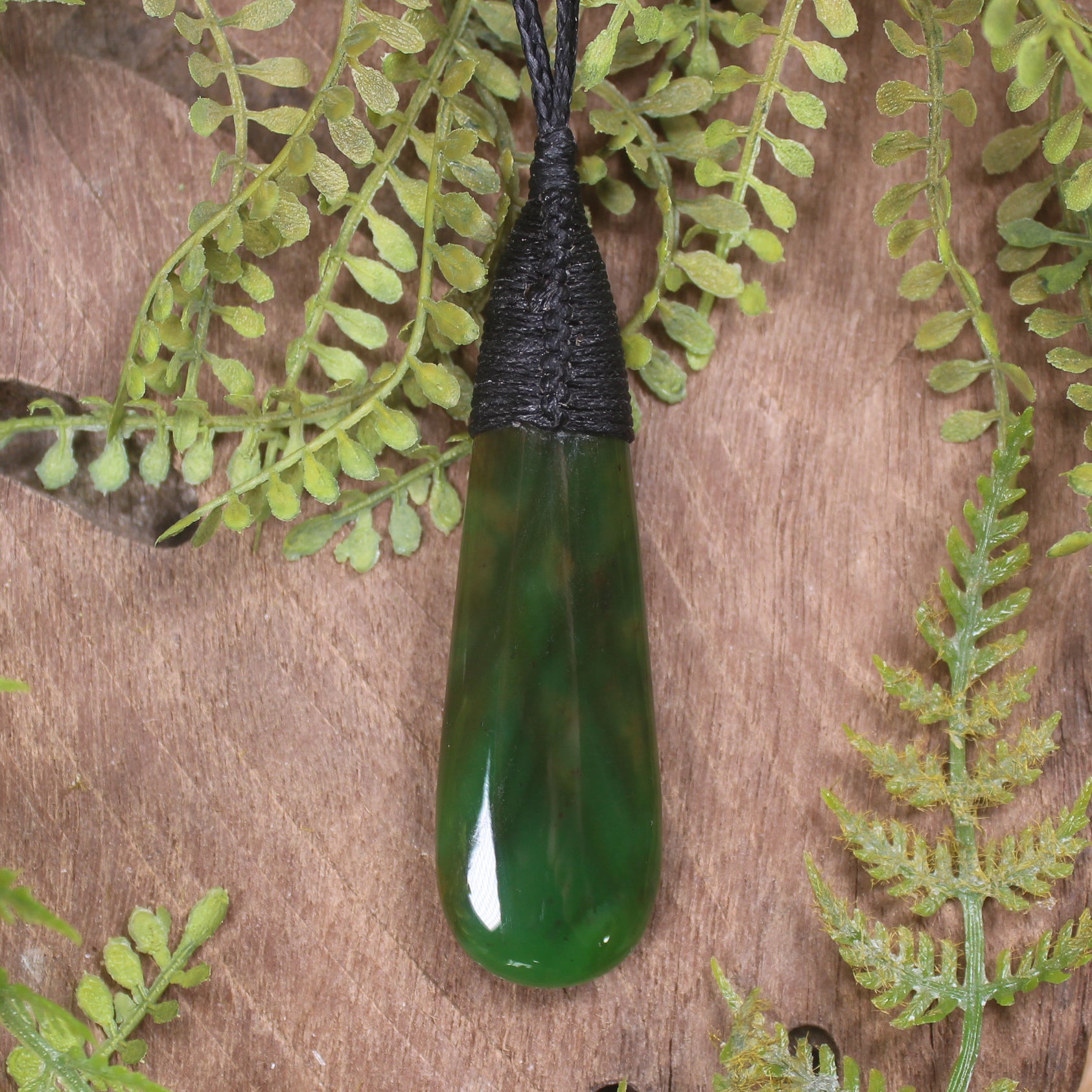 Kawakawa Pounamu Roimata Pendant - NZ Greenstone