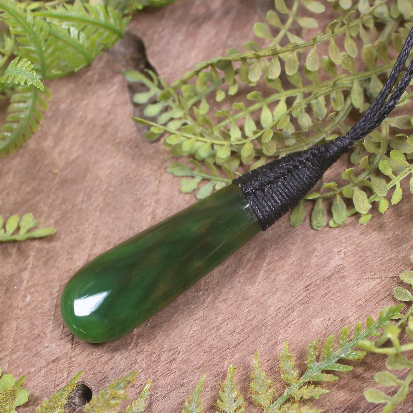 Kawakawa Pounamu Roimata Pendant - NZ Greenstone