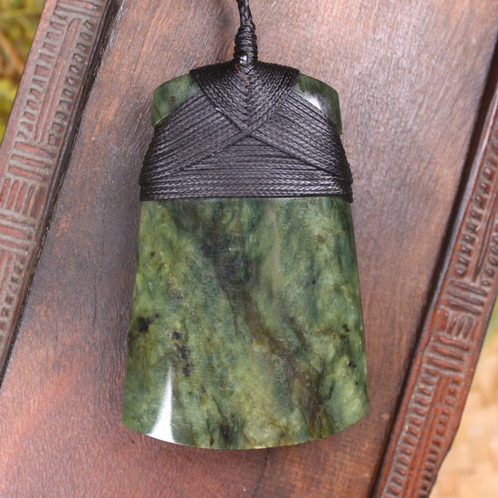 Flower Jade Pounamu Toki